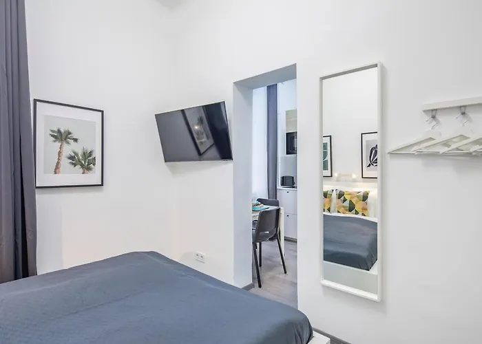 Ultra Central Mini Studio